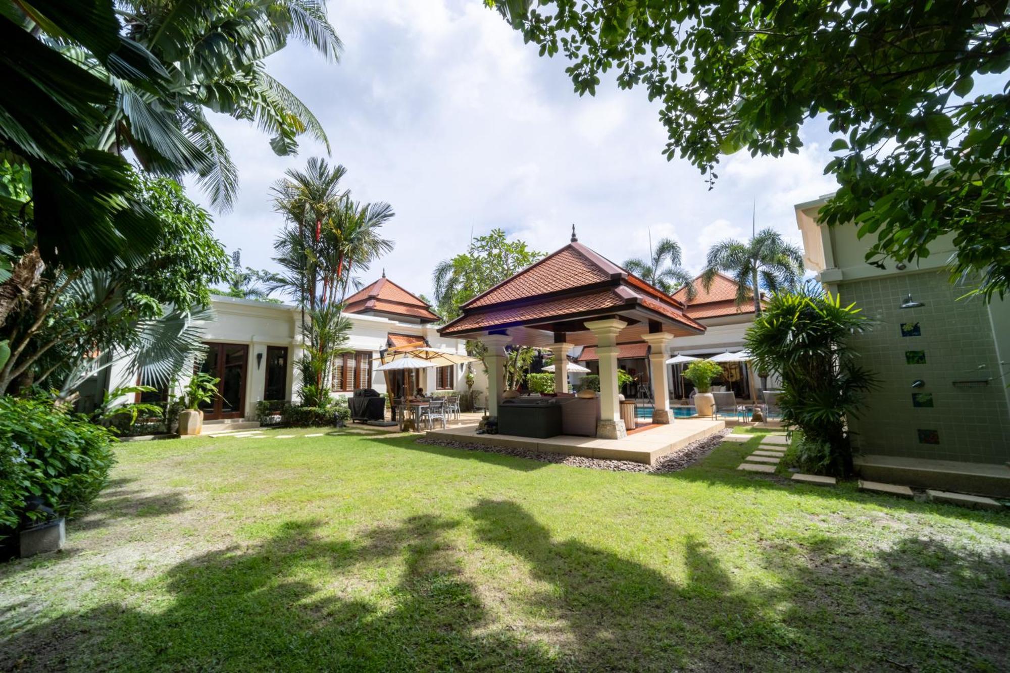 Saitaan,4Br Seaside Garden Pool Villa, Laguna Area Pantai Bang Tao Bagian luar foto